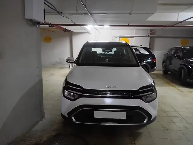 Used 2023 Kia Carens in Mumbai