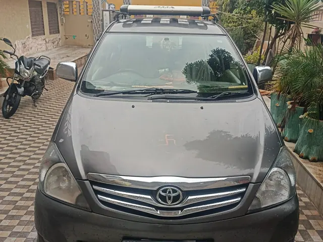 Used 2011 Toyota Innova in Jhunjhunu