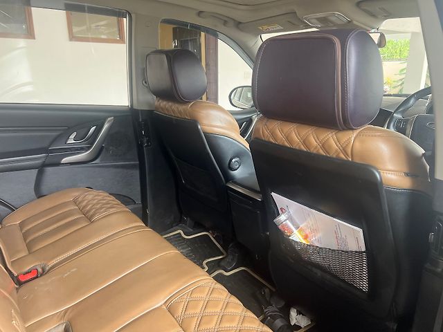 Used Mahindra XUV500 W11 (O) AWD AT in Dehradun