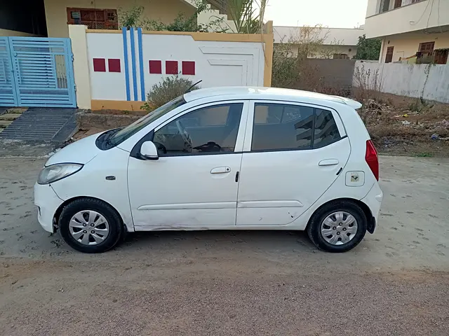 Used 2011 Hyundai i10 in Karimnagar