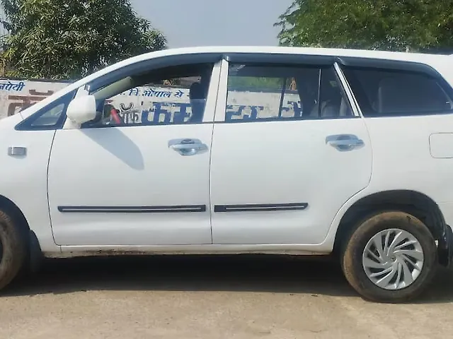 Used 2010 Toyota Innova in Rewa