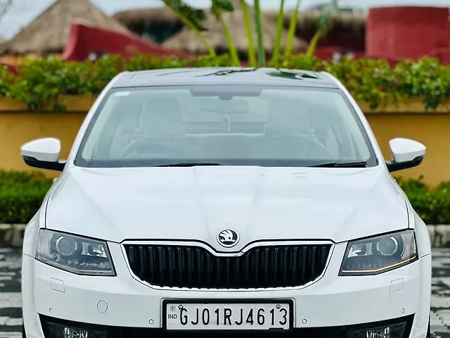 Used 2015 Skoda Octavia in Surat