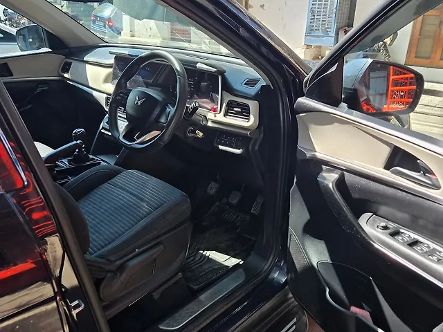 Used Mahindra XUV700 AX 5 Diesel MT 7 STR [2023-2024] in Lucknow