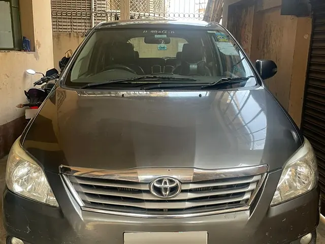 Used 2012 Toyota Innova in Dhanbad