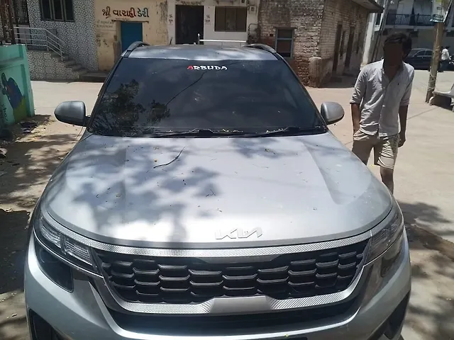 Used 2023 Kia Carens in Mehsana