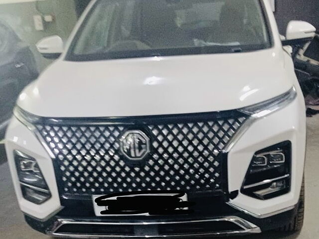 Used 2023 MG Hector Plus in Delhi