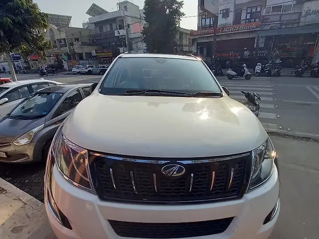Used 2017 Mahindra XUV500 in Lucknow