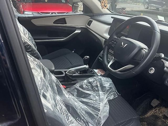 Used Mahindra XUV700 MX Petrol MT 5 STR [2021] in Meerut
