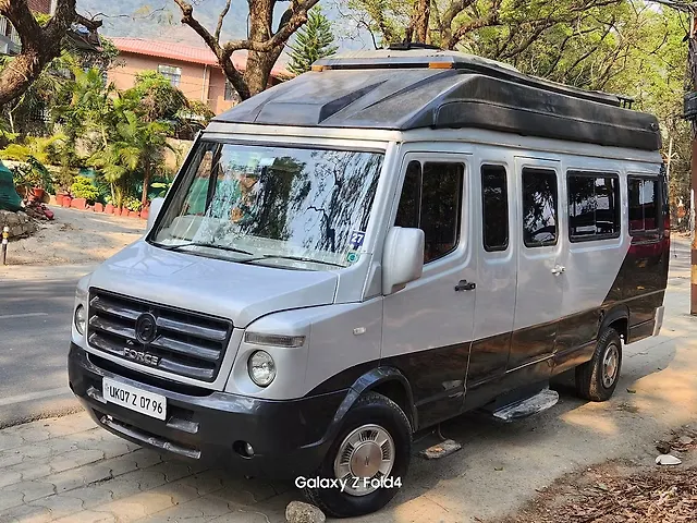 Used Toyota Commuter HiAce 3.0 L in Dehradun