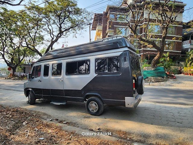 Used Toyota Commuter HiAce 3.0 L in Dehradun