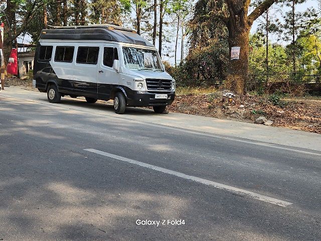Used Toyota Commuter HiAce 3.0 L in Dehradun