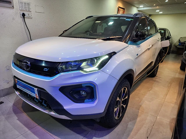 Second Hand 2020 Tata Nexon EV XZ Plus LUX for sale at Rs. 8