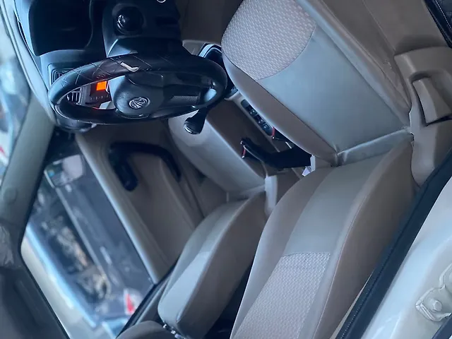 Used Mahindra TUV300 [2015-2019] T6 Plus in Lucknow