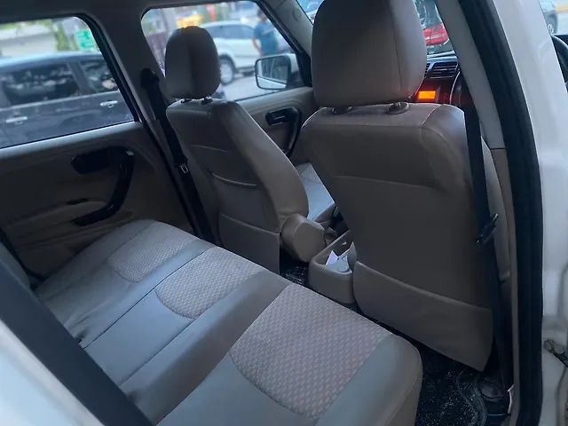 Used Mahindra TUV300 [2015-2019] T6 Plus in Lucknow