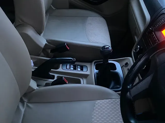 Used Mahindra TUV300 [2015-2019] T6 Plus in Lucknow