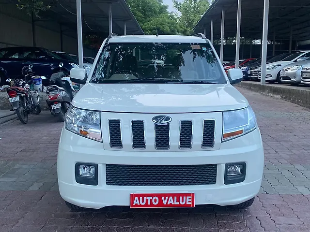 Used Mahindra TUV300 [2015-2019] T6 Plus in Lucknow