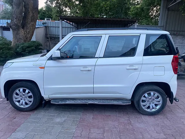 Used Mahindra TUV300 [2015-2019] T6 Plus in Lucknow