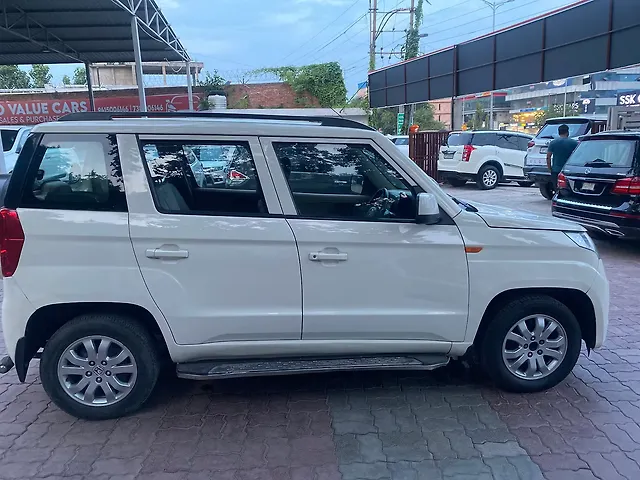 Used Mahindra TUV300 [2015-2019] T6 Plus in Lucknow