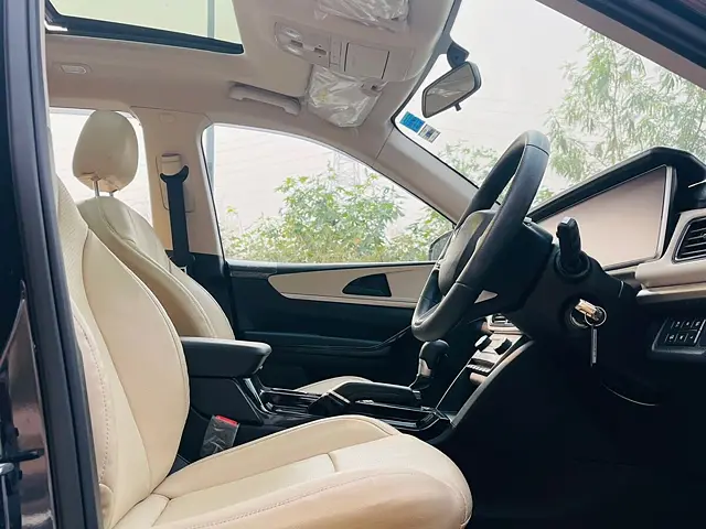 Used Mahindra XUV700 AX 5 Petrol AT 5 STR [2021] in Meerut