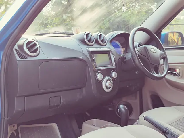 Used Mahindra e2o PLUS P6 in Nashik
