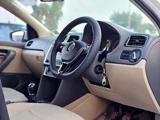 Used Volkswagen Vento [2015-2019] Highline Plus 1.6 (P) 16 Alloy in Nashik