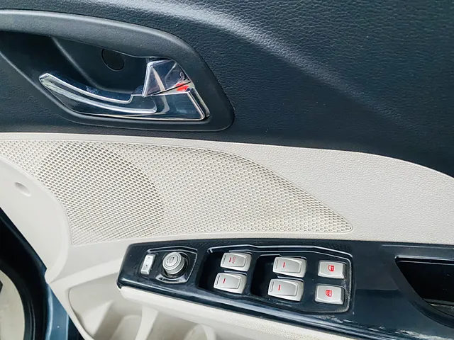 Used Mahindra XUV300 [2019-2024] W8 1.5 Diesel [2020] in Lucknow