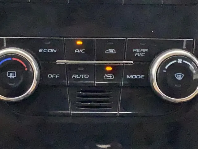 Used Mahindra XUV500 W11 AT in Hyderabad