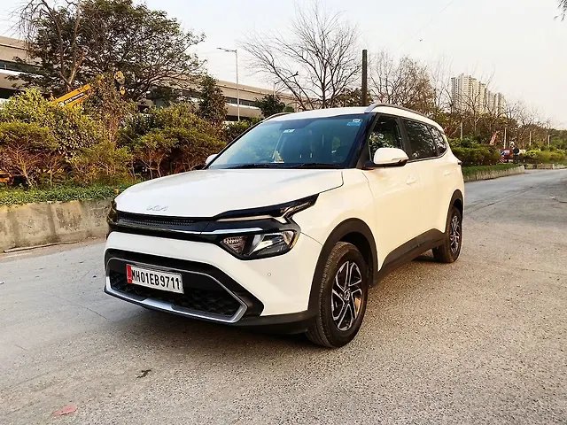 Used 2022 Kia Carens in Mumbai