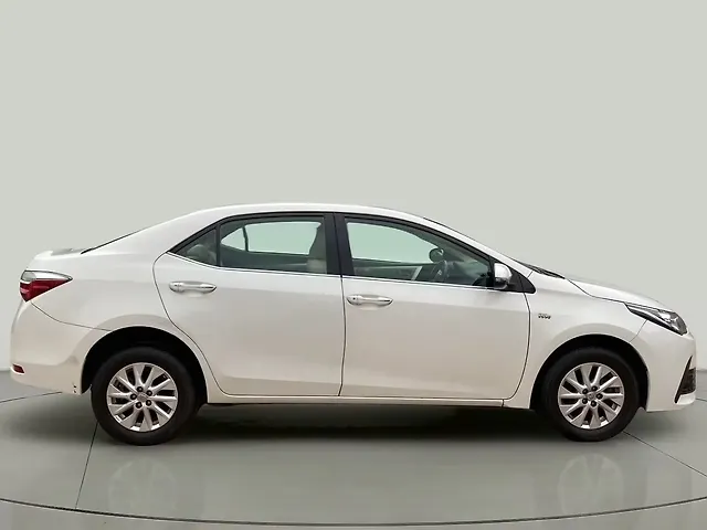 Used Toyota Corolla Altis G Petrol in Kolkata