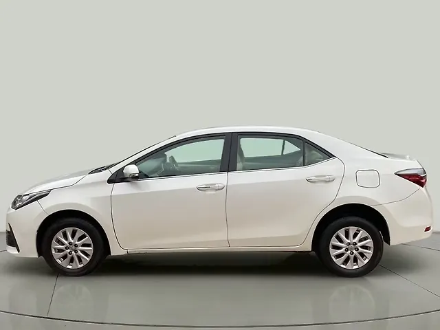 Used Toyota Corolla Altis G Petrol in Kolkata