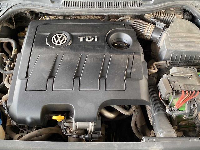 Used Volkswagen Ameo Highline Plus 1.5L (D)16 Alloy in Ahmedabad