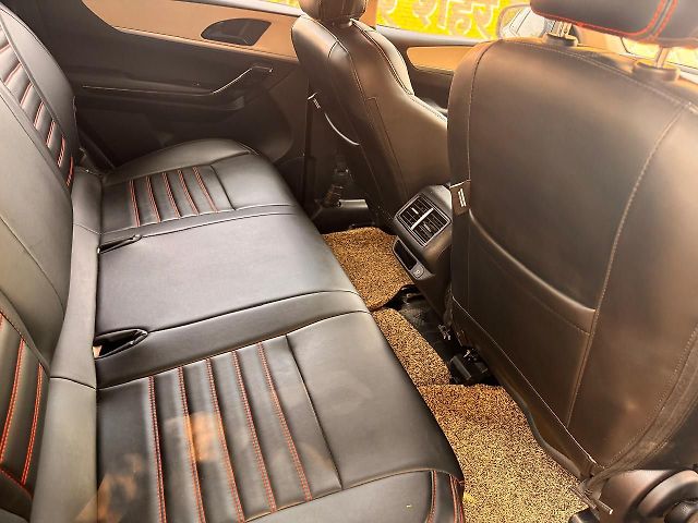 Used Mahindra XUV700 AX 5 Diesel MT 5 STR [2021] in Kanpur
