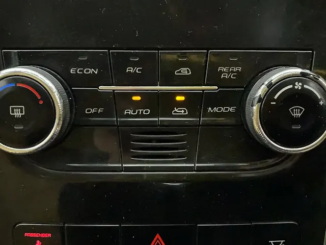 Used Mahindra XUV500 [2015-2018] W9 AT in Delhi
