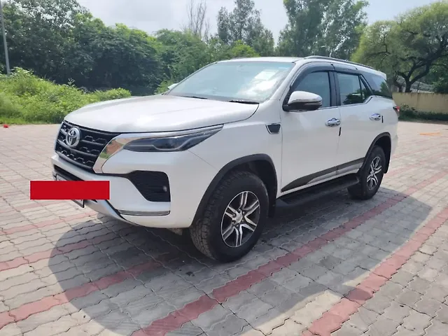 Used Toyota Fortuner 4X2 AT 2.8 Diesel in Meerut