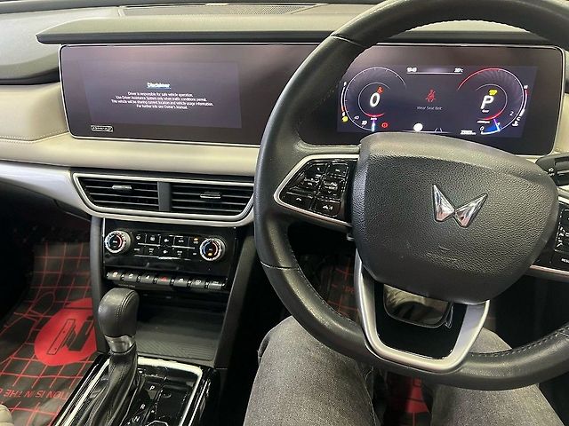 Used Mahindra XUV700 AX 7 Diesel AT AWD 7 STR [2021] in Meerut