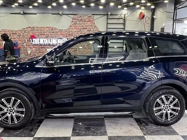 Used Mahindra XUV700 AX 7 Diesel AT AWD 7 STR [2021] in Meerut