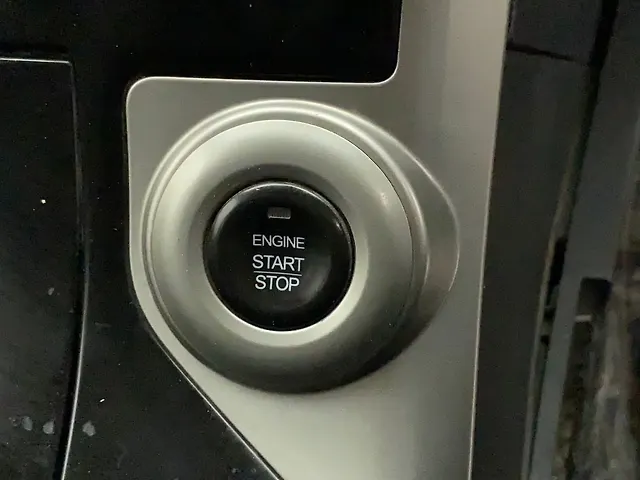 Used Mahindra XUV500 W9 [2018-2020] in Delhi
