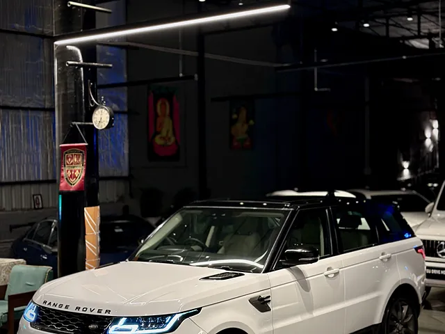 Used 2018 Land Rover Range Rover Sport in Delhi