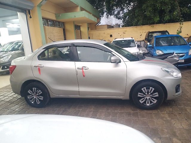 Used Maruti Suzuki Dzire [2017-2020] VXi AMT in Kanpur