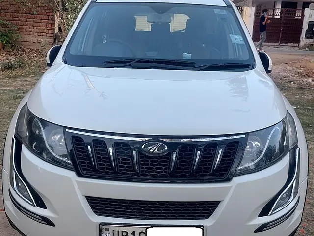 Used 2017 Mahindra XUV500 in Agra