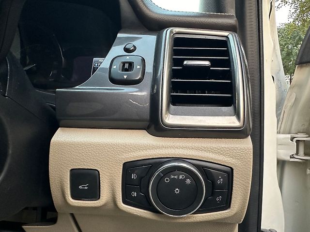 Used Ford Endeavour [2016-2019] Titanium 3.2 4x4 AT in Delhi