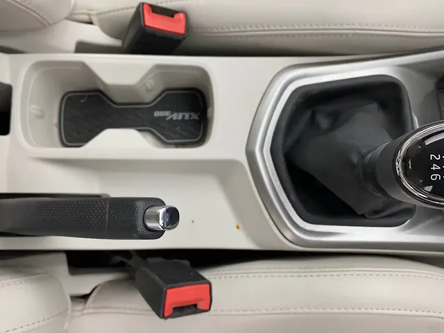 Used Mahindra XUV300 [2019-2024] W8 (O) 1.2 Petrol in Hyderabad