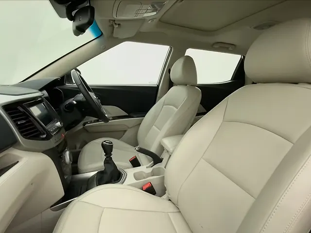 Used Mahindra XUV300 [2019-2024] W8 (O) 1.2 Petrol in Hyderabad