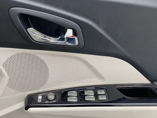 Used Mahindra XUV300 [2019-2024] W8 (O) 1.2 Petrol in Hyderabad