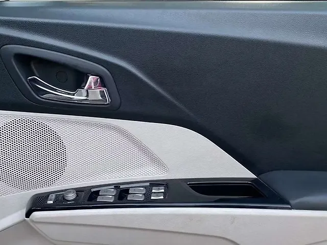 Used Mahindra XUV300 [2019-2024] W8 (O) 1.5 Diesel [2020] in Ahmedabad