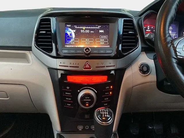 Used Mahindra XUV300 [2019-2024] W8 (O) 1.5 Diesel [2020] in Ahmedabad