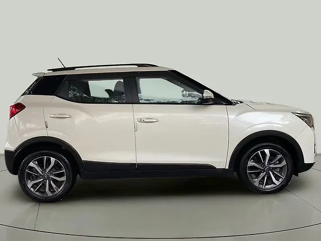 Used Mahindra XUV300 [2019-2024] W8 (O) 1.5 Diesel [2020] in Ahmedabad