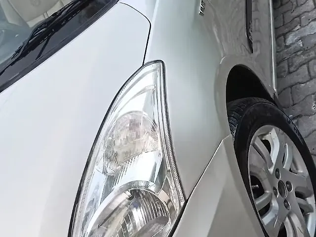 Used 2013 Maruti Suzuki Swift DZire in Lucknow
