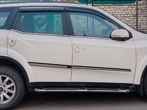 Used Mahindra XUV500 [2015-2018] W10 AT in Kanpur