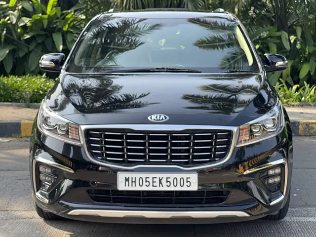 Used 2020 Kia Carnival in Mumbai